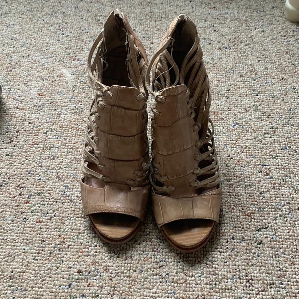 Max studio heels